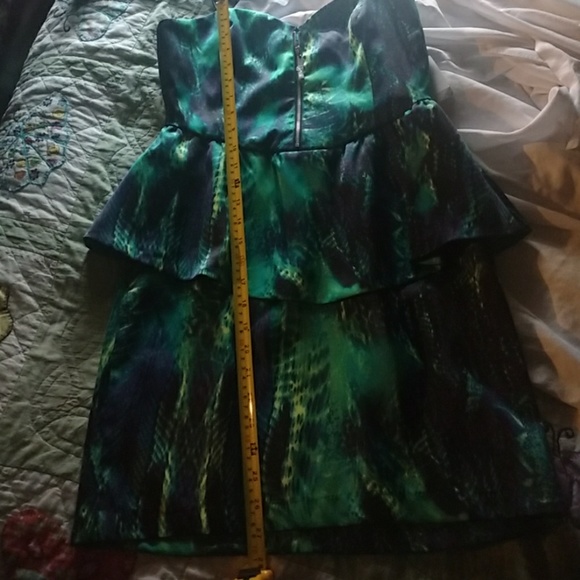 Kinsey dress from Dillard's brand new with tags - Picture 5 of 5